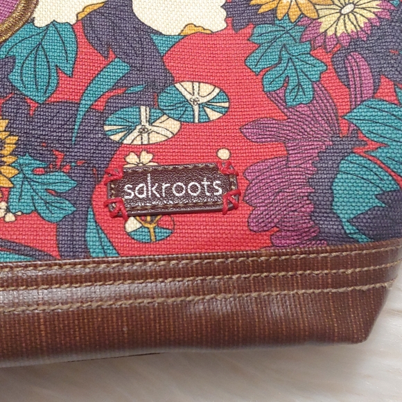 SakRoots Crimson Flower Power Critter Tote - Picture 4 of 15